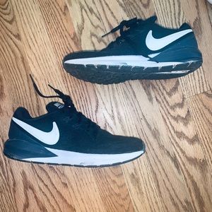 Nike Zoom Structure 22 Sneakers